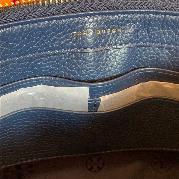 Tory Burch Carter Slim Crossbody Royal Navy - Picture 11 of 16